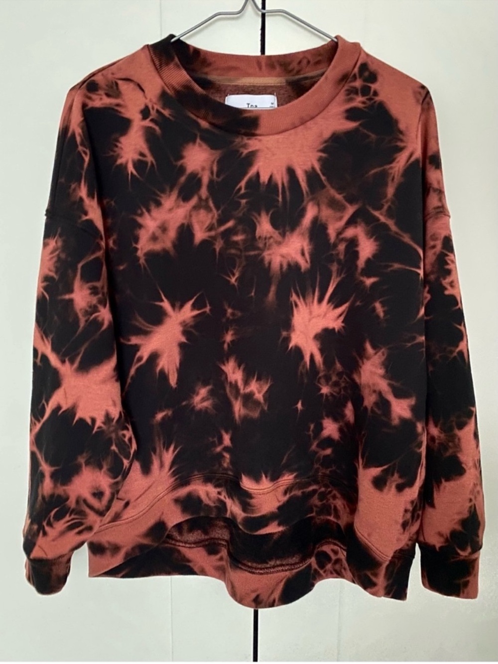 Aritzia TNA Crewneck Sweatshirt Medium Red & Black Dye